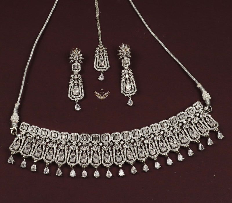 Azure dreamscape white necklace set