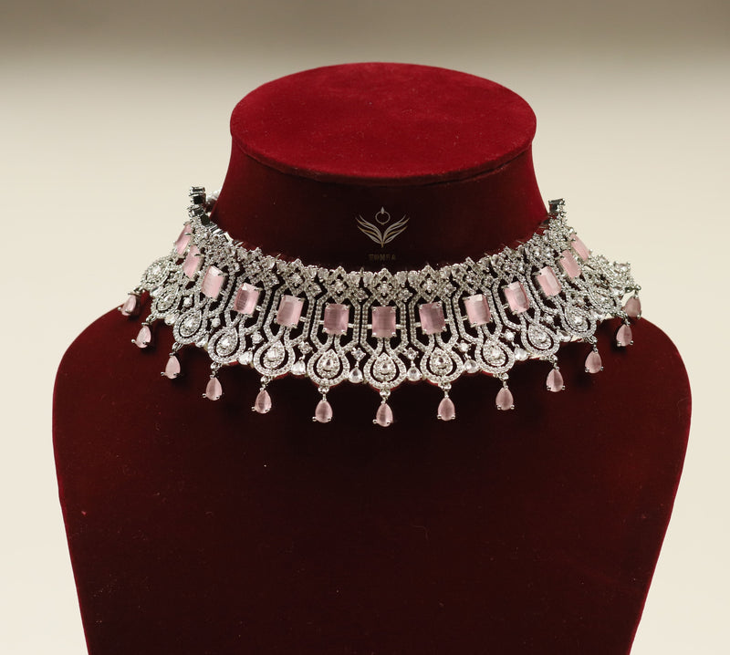 Delicate dreams necklace set