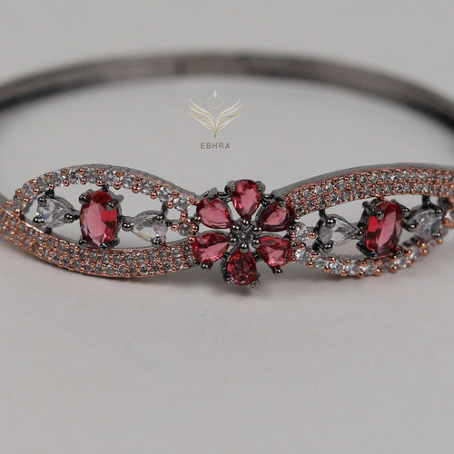 Emilys Graceful Link Bracelet