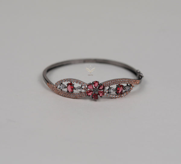 Emilys Graceful Link Bracelet