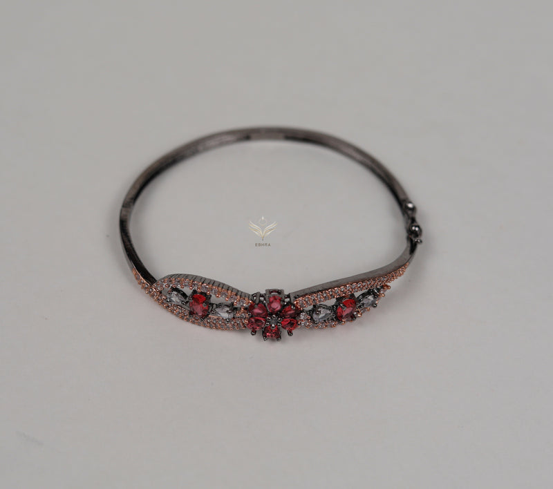 Emilys Graceful Link Bracelet