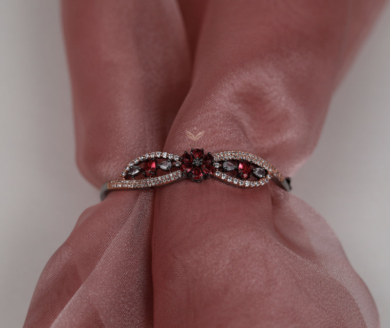 Emilys Graceful Link Bracelet