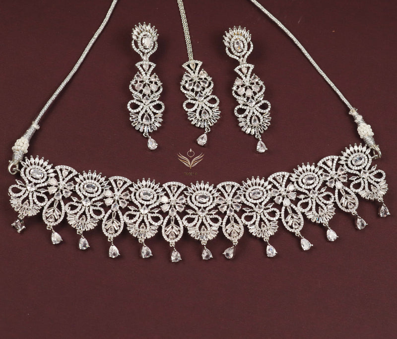 Iridescent illusion necklace set