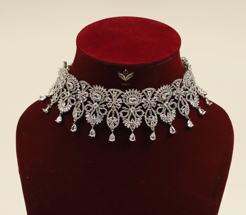Iridescent illusion necklace set