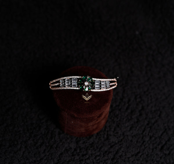 Jacksons Gentle Shine Emerald Bracelet