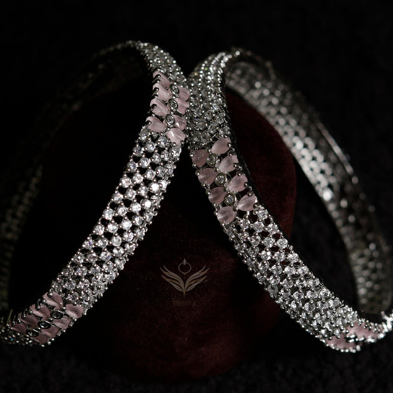 Logans Serene Simplicity Bangle