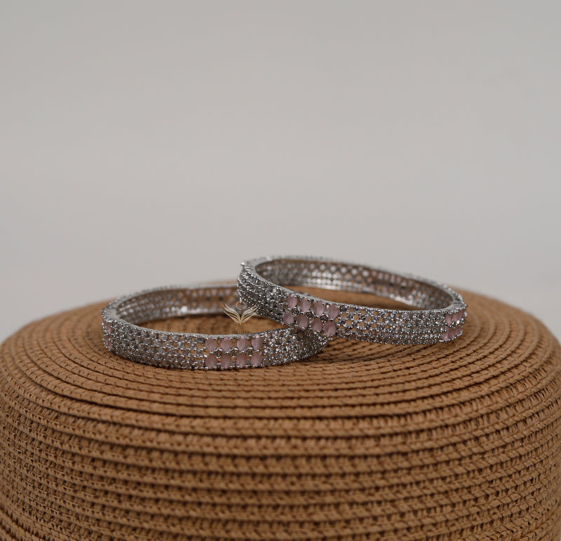 Logans Serene Simplicity Bangle