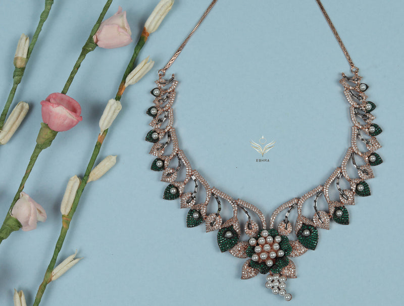 Pearl petals emerald green necklace set