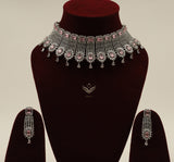Lustrous lace necklace set