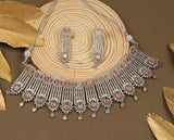 Lustrous lace necklace set