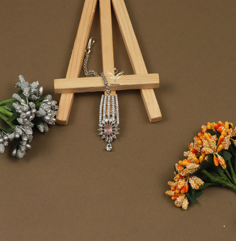 Lustrous lace necklace set