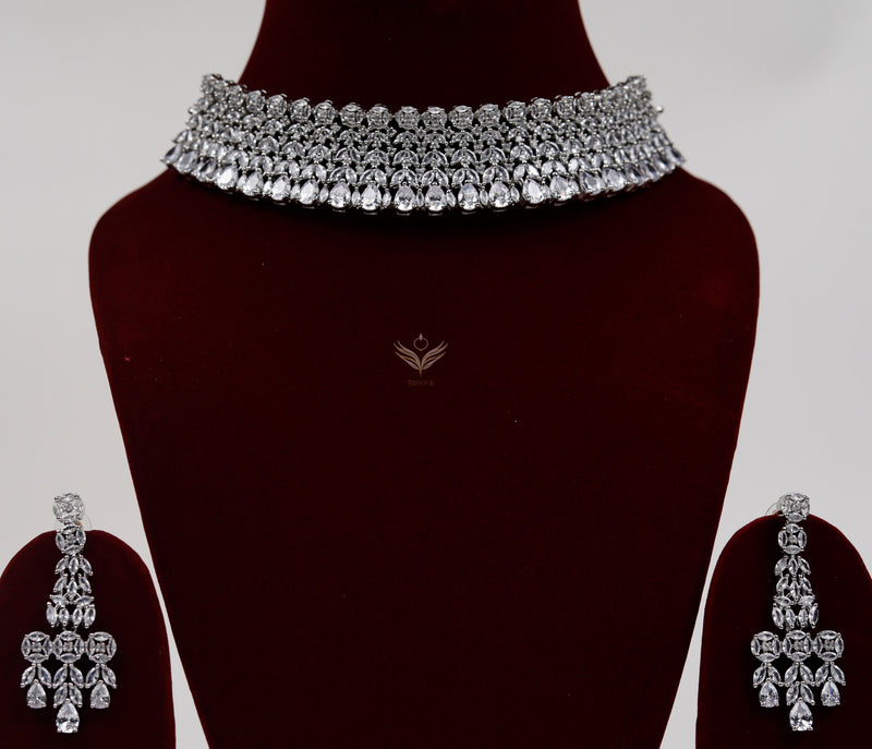 Quiet Radiance Necklace Set