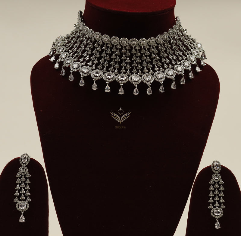 Velvet serenade white necklace set
