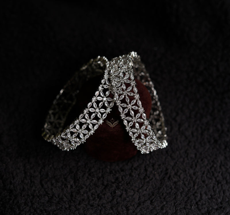 Velvet Vista Bangle