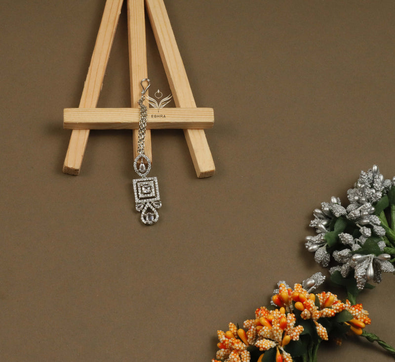 Vintage valor white necklace set