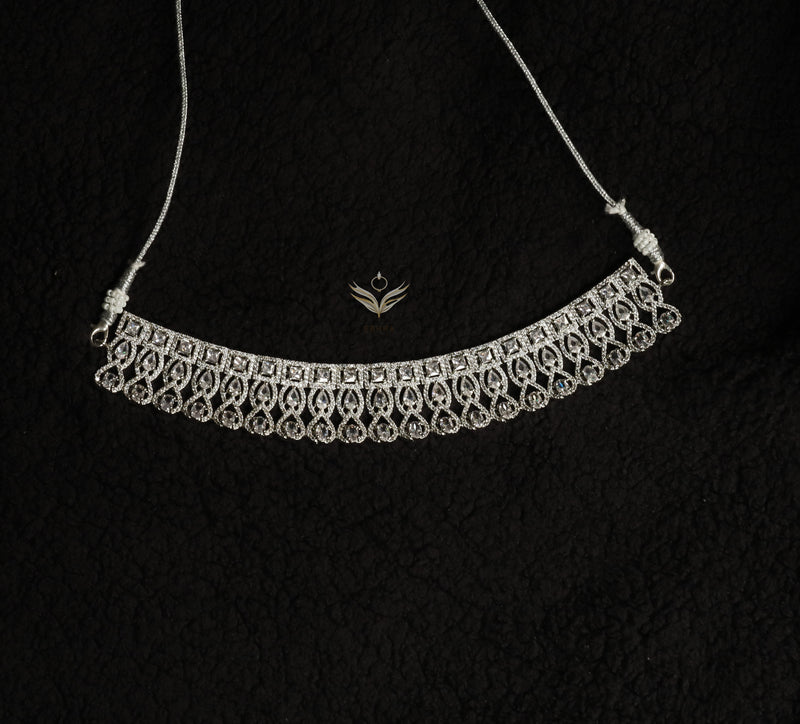 Vintage valor white necklace set
