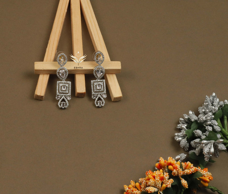 Vintage valor white necklace set